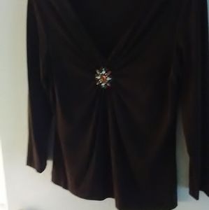 Chocolate brown v-neck pleated 3/4 sleeve shirt